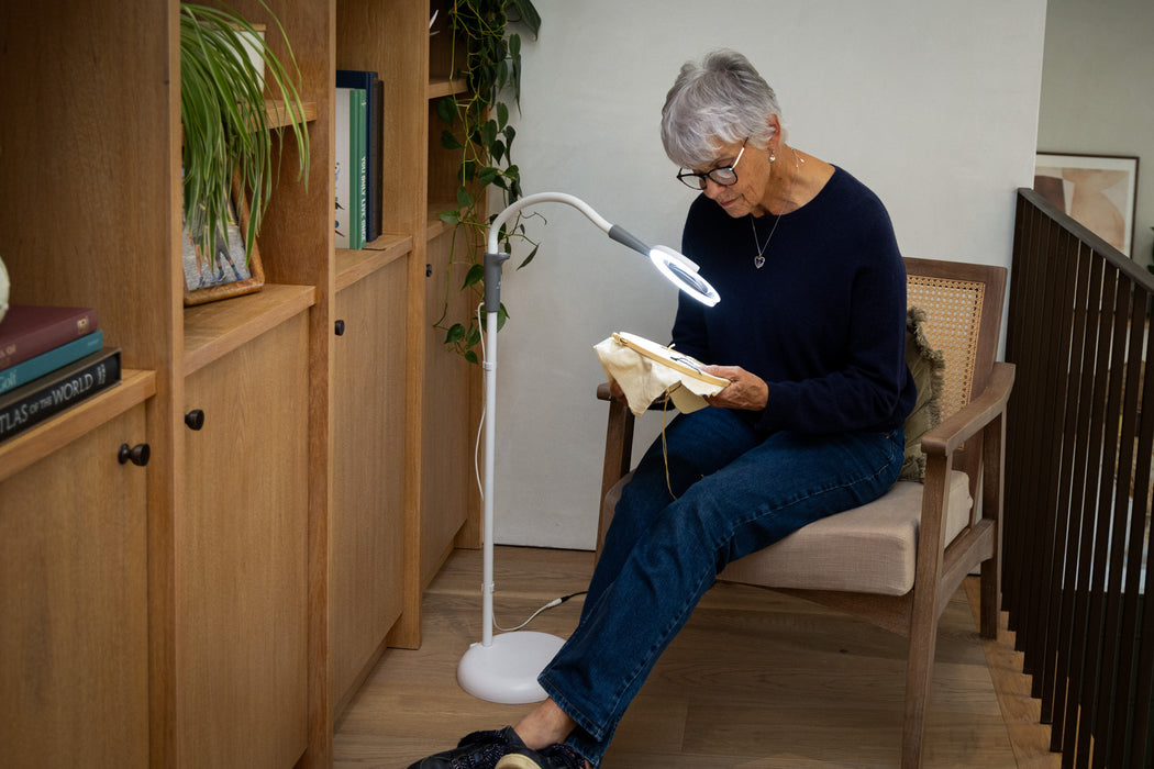 Magnificent Pro 3-in-1 Magnifying Lamp