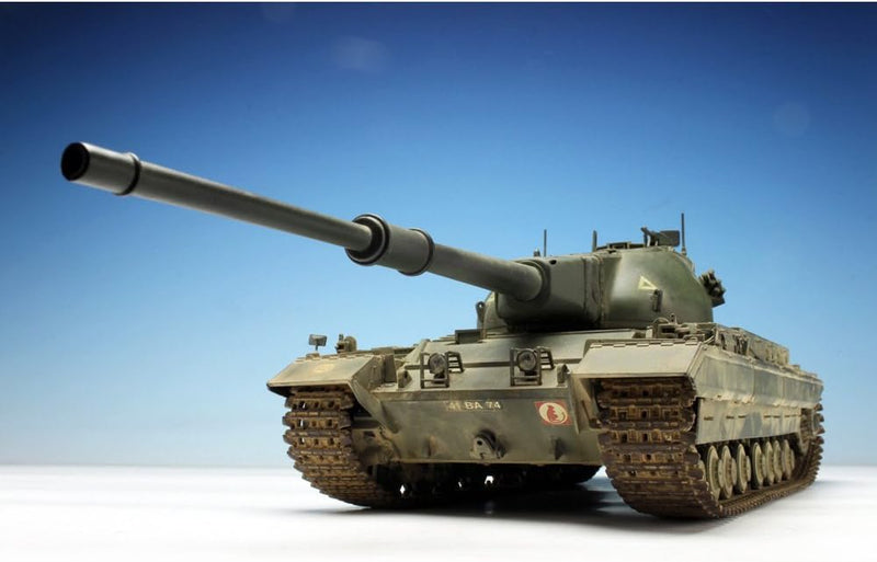 British Heavy Tank Conqueror - Black Label Series (1:35)