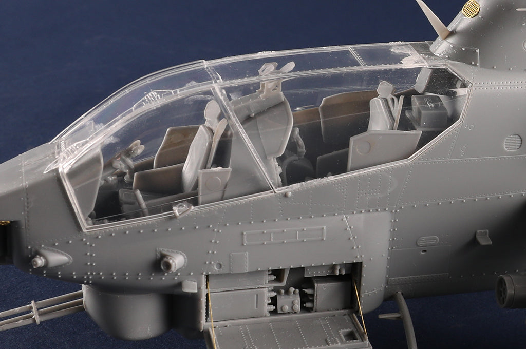 AH-1W Super Cobra １／３５ AH-1W Super Cobra 1:35 — EireHobbies