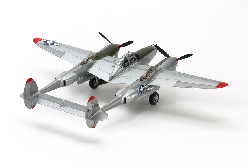 Lockheed P-38 J Lightning (1:48)