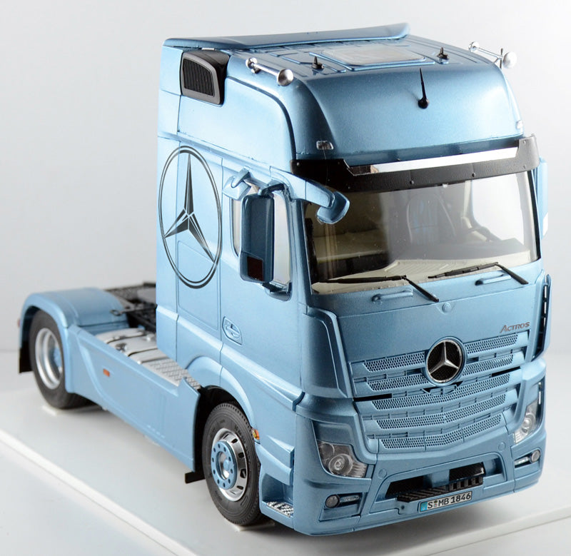 Mercedes Benz Actros MP4 Gigaspace 1:24