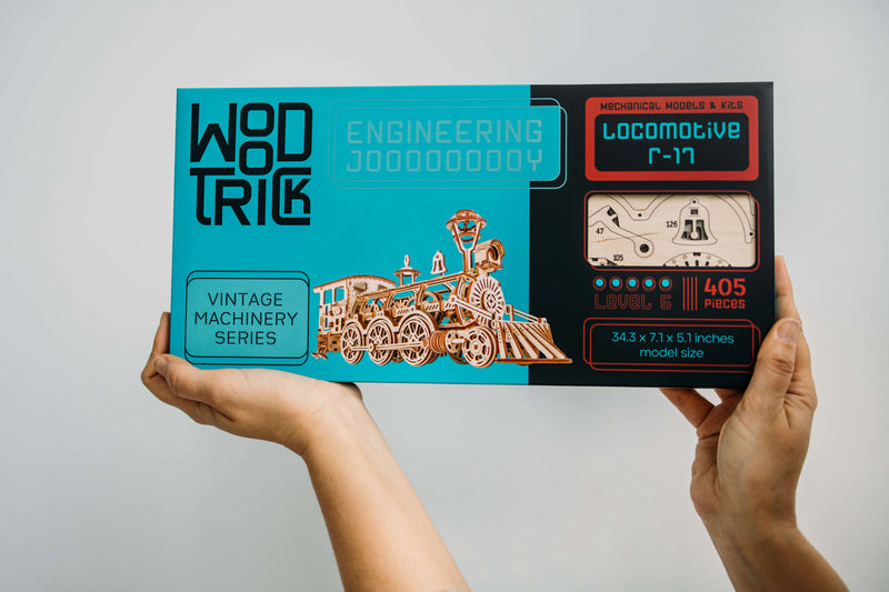 Wood Trick Locomotive R17