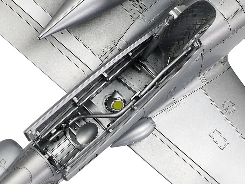 Lockheed P-38 J Lightning (1:48)