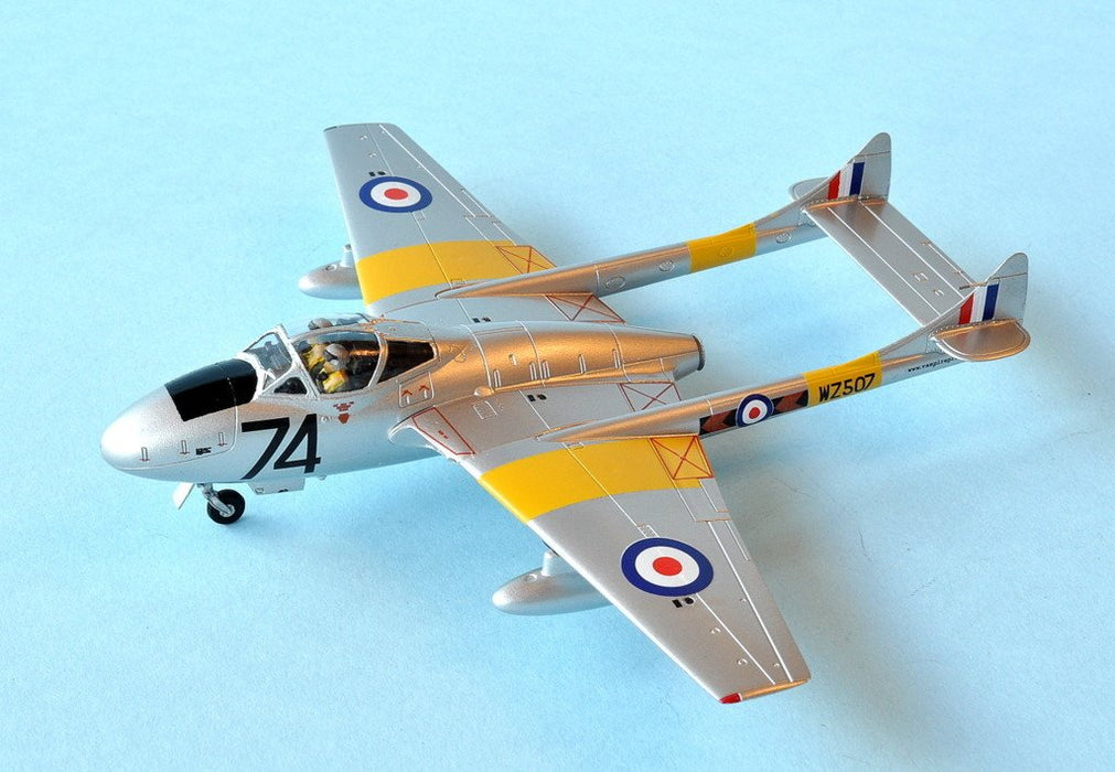 Medium Starter Set - de Havilland Vampire T.11