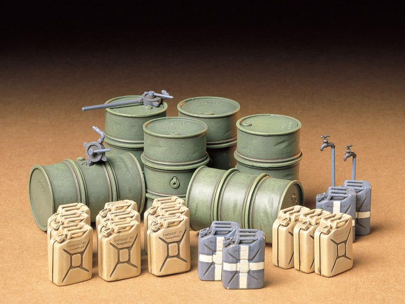 German Fuel Drum Set 1:35